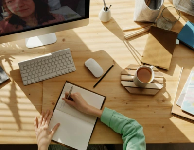 Team der Agentur bei der Arbeit